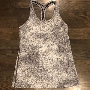 Lululemon tank.